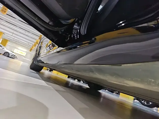 Tesla Model 3 — Фото автомобиля 21