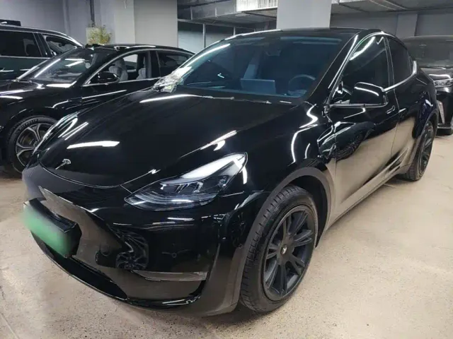 Фотография автомобиля — Tesla Model Y