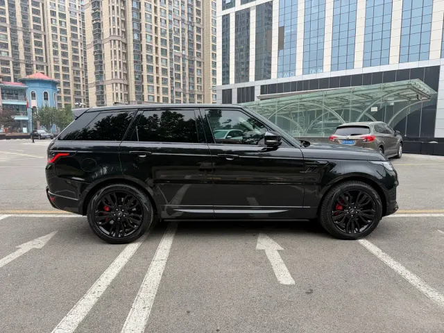 Land Rover Range Rover Sport — Фото автомобиля 7