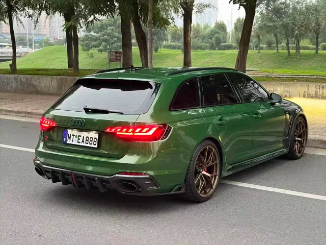 Audi RS 4 — Фото автомобиля 7