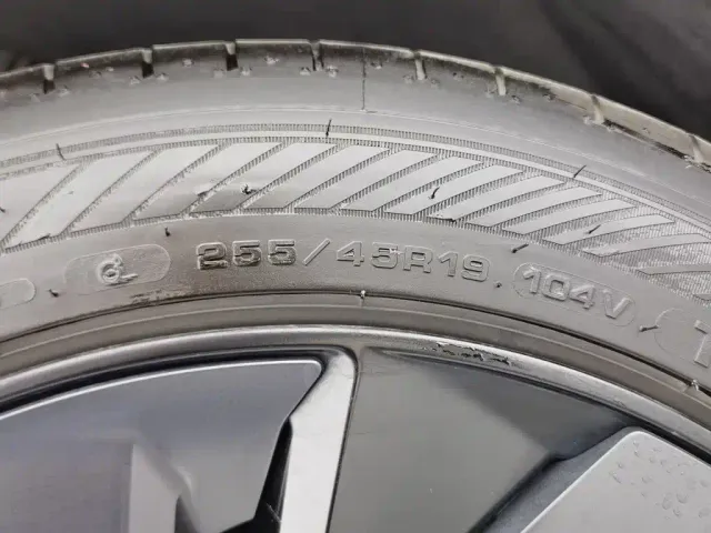 Tesla Model Y 2025 Rear-Wheel Drive — Фото автомобиля 24