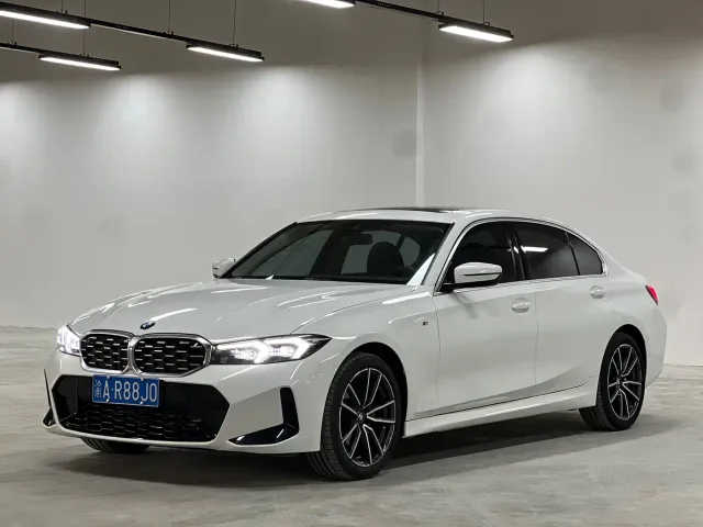Фотография автомобиля — BMW 3 Series