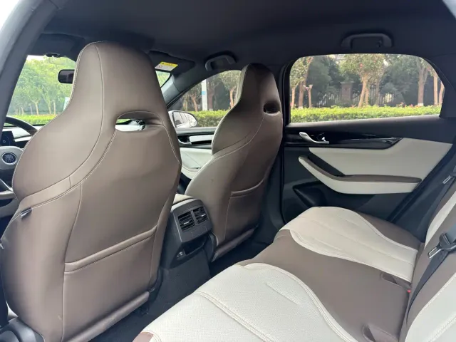 BYD Qin PLUS — Фото автомобиля 11