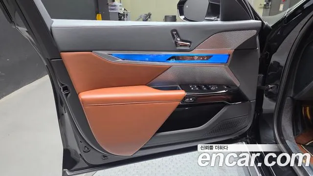 BMW i7 G70 — Фото автомобиля 13