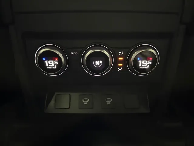 Land Rover Defender — Фото автомобиля 24