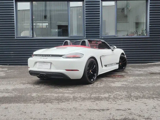 Porsche 718 — Фото автомобиля 3