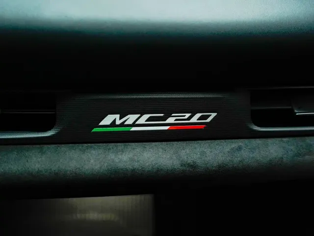 Maserati MC20 — Фото автомобиля 7