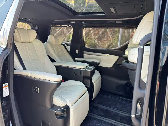 Toyota Alphard — Фото автомобиля 4