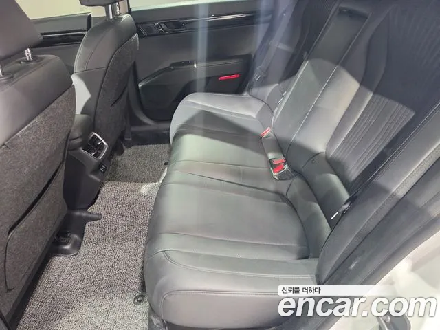 Hyundai Grandeur GN7 — Фото автомобиля 13