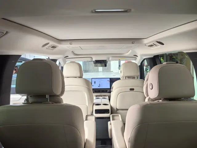 Li Auto MEGA — Фото автомобиля 7