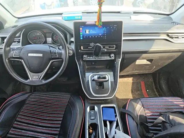 Haval M6 — Фото автомобиля 12