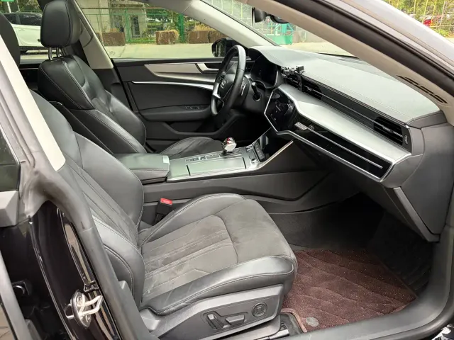 Audi A7L — Фото автомобиля 13