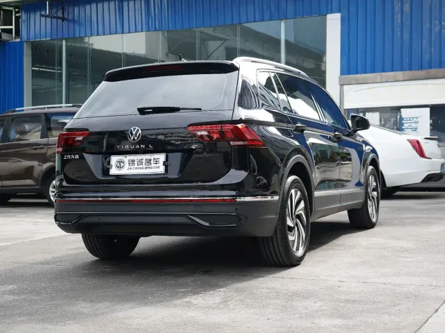 Volkswagen Tiguan L — Фото автомобиля 4