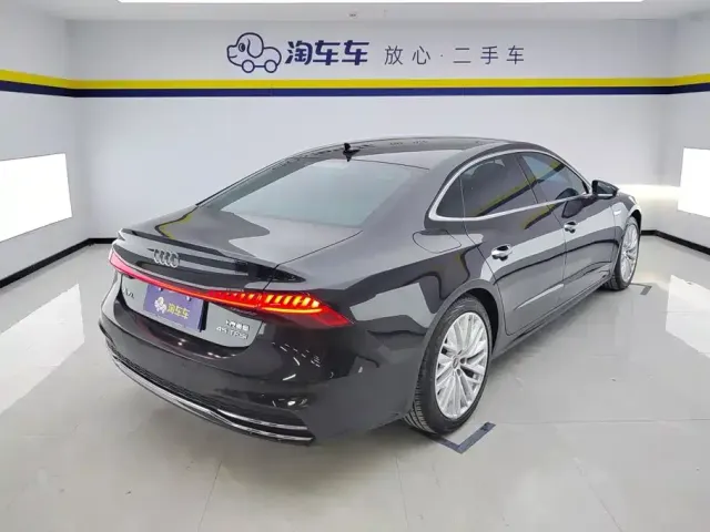 Audi A7L — Фото автомобиля 3