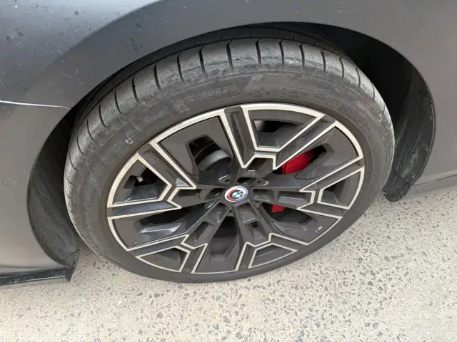 BMW 5 Series — Фото автомобиля 4