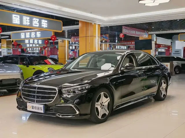 Фотография автомобиля — Mercedes-Benz S-Class