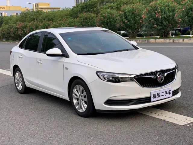 Buick Excelle — Фото автомобиля 3