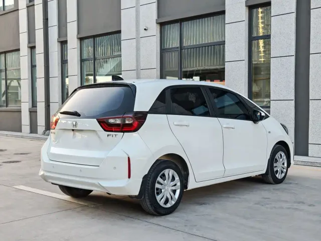 Honda Fit — Фото автомобиля 6