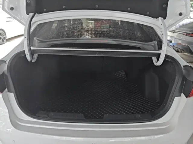 Changan Eado — Фото автомобиля 18