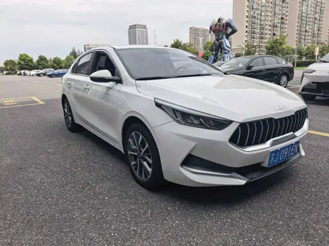 Kia K3 — Фото автомобиля 2