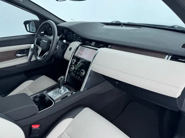 Land Rover Discovery Sport — Фото автомобиля 8