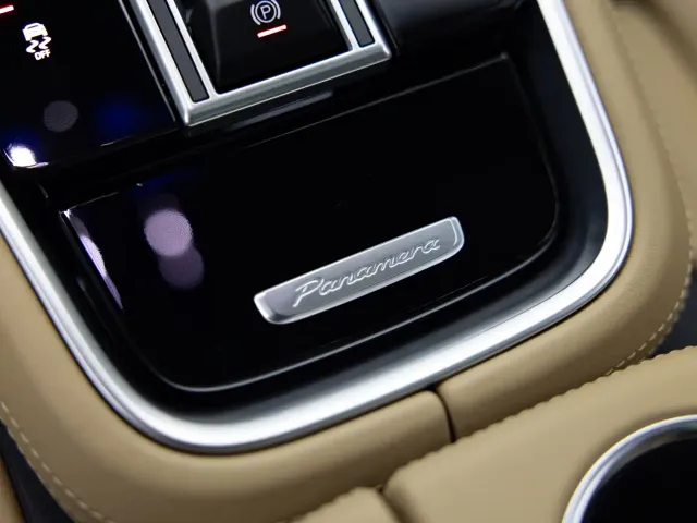 Porsche Panamera — Фото автомобиля 24