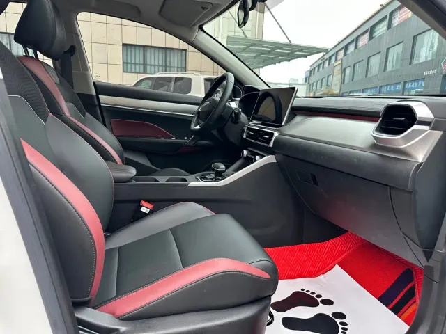 Geely Binyue — Фото автомобиля 9