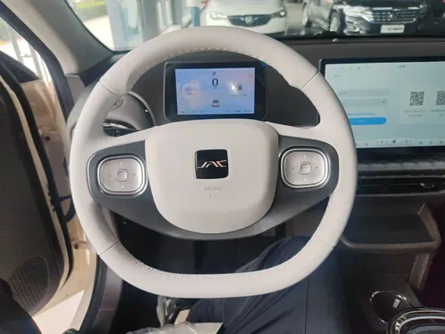 JAC Yiwei 3 — Фото автомобиля 10
