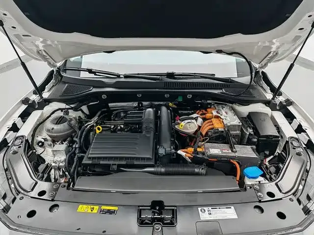 Volkswagen Passat — Фото автомобиля 8