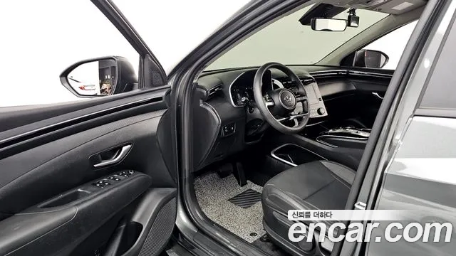 Hyundai Tucson Tucson (NX4) Бензин 1.6 турбо 2WD — Фото автомобиля 10