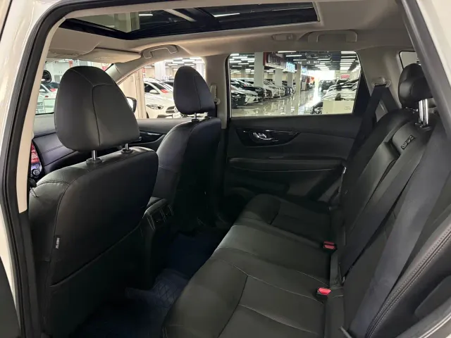 Nissan X-Trail — Фото автомобиля 5