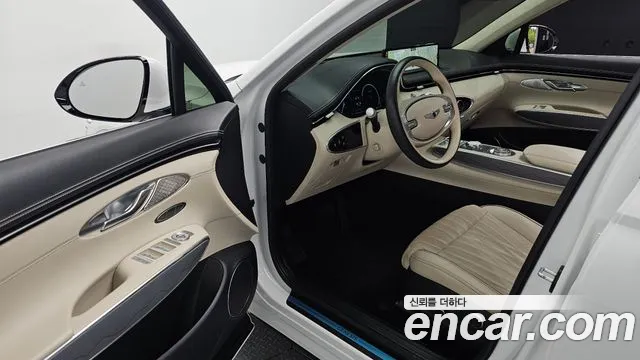 Genesis GV70 — Фото автомобиля 10