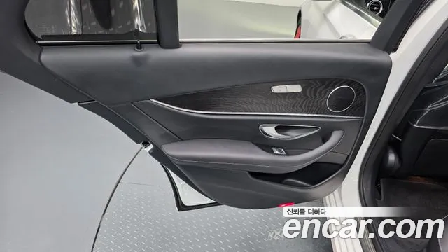 Mercedes-Benz E-Class W213 — Фото автомобиля 14