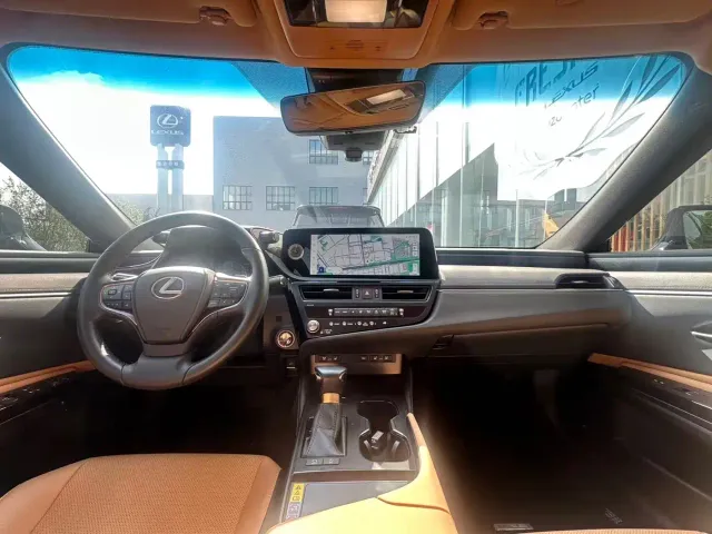 Lexus ES — Фото автомобиля 5