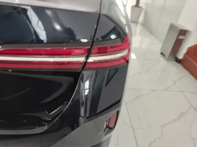 BMW i5 — Фото автомобиля 23
