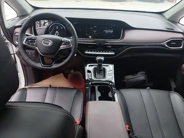 GAC Trumpchi M6 — Фото автомобиля 9