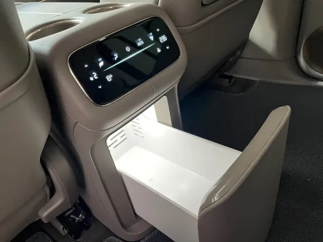 IM Motors LS9 — Фото автомобиля 16
