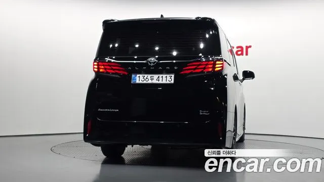 Toyota Alphard — Фото автомобиля 4