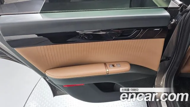 Hyundai Grandeur Grandeur (GN7) 2.5 Бензин 2WD — Фото автомобиля 25