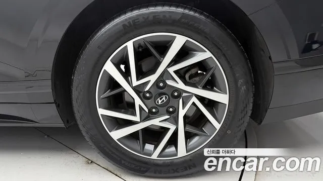 Hyundai Grandeur GN7 — Фото автомобиля 20