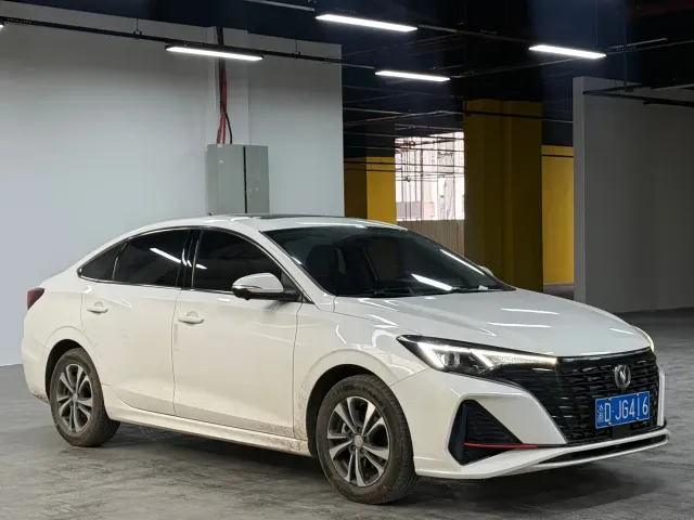 Changan Eado — Фото автомобиля 3