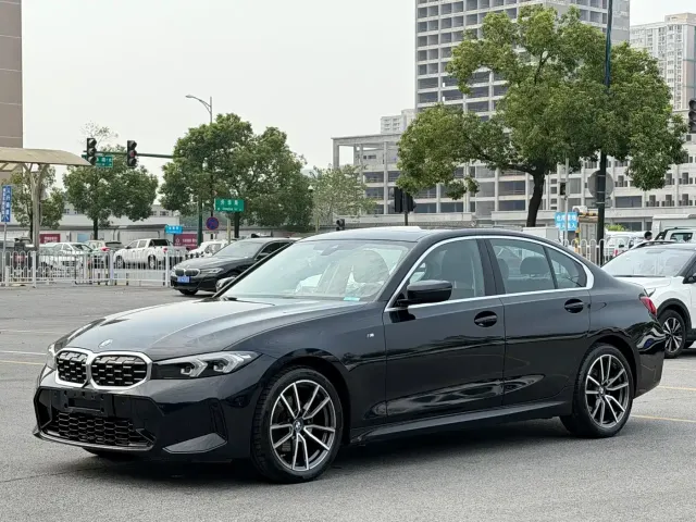 Фотография автомобиля — BMW 3 Series