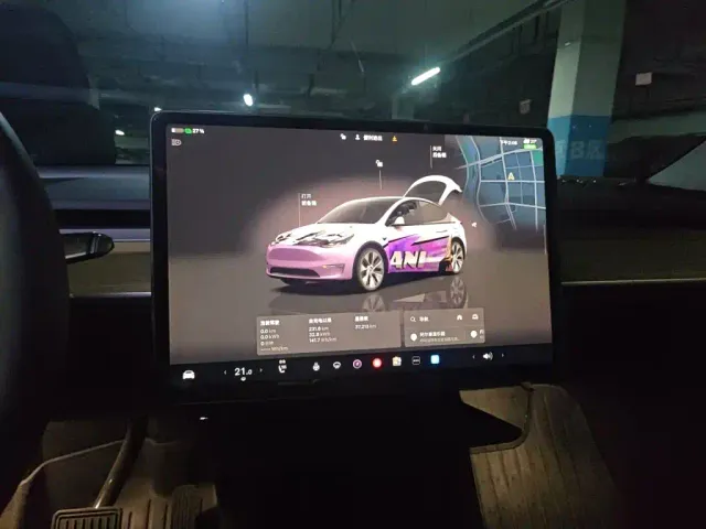 Tesla Model Y — Фото автомобиля 13