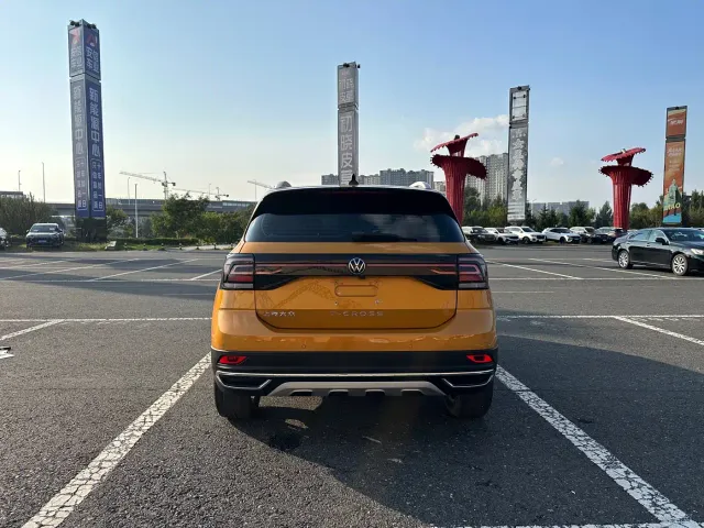 Volkswagen T-Cross — Фото автомобиля 7