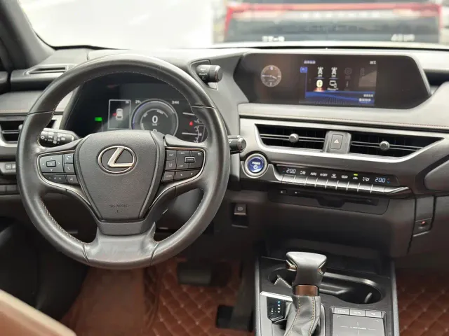 Lexus UX — Фото автомобиля 8