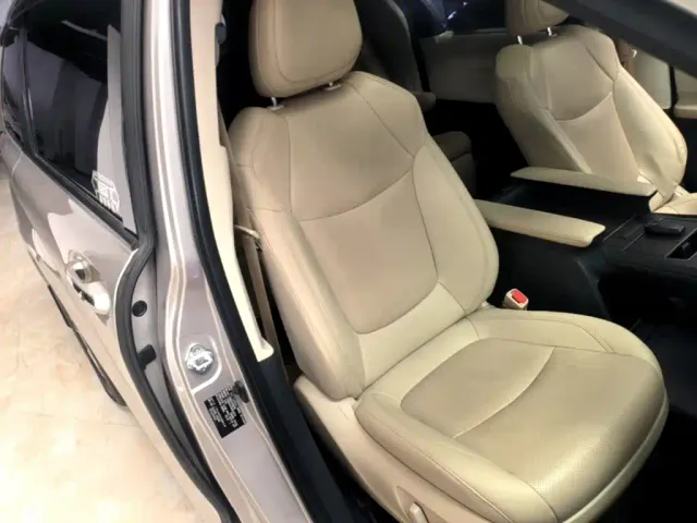 Toyota Sienna — Фото автомобиля 24