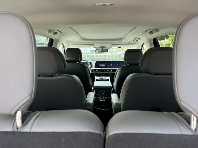 Lincoln Aviator — Фото автомобиля 28