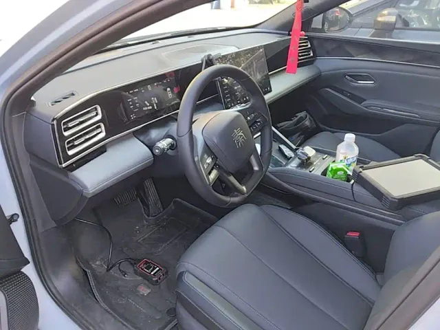 BYD Qin L — Фото автомобиля 14