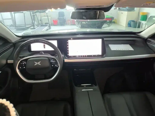 Xpeng P7 — Фото автомобиля 9