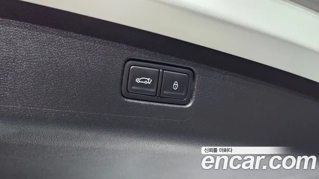Genesis GV70 — Фото автомобиля 30
